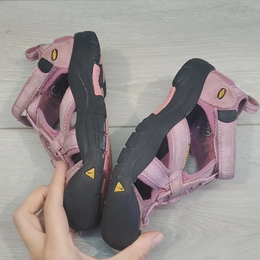 Keen Kids Girls Waterproof Hiking Sandals shoes sz 13